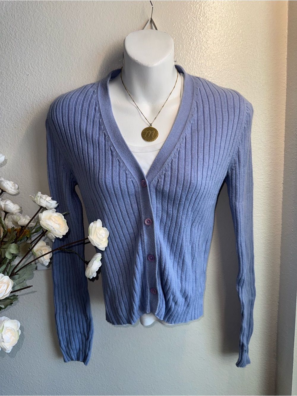 ARITZIA Wilfred Light Blue Ribbed V-Neck Cardigan